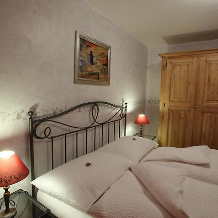 Auberge Communale De La Couronne Yvorne Exteriér fotografie